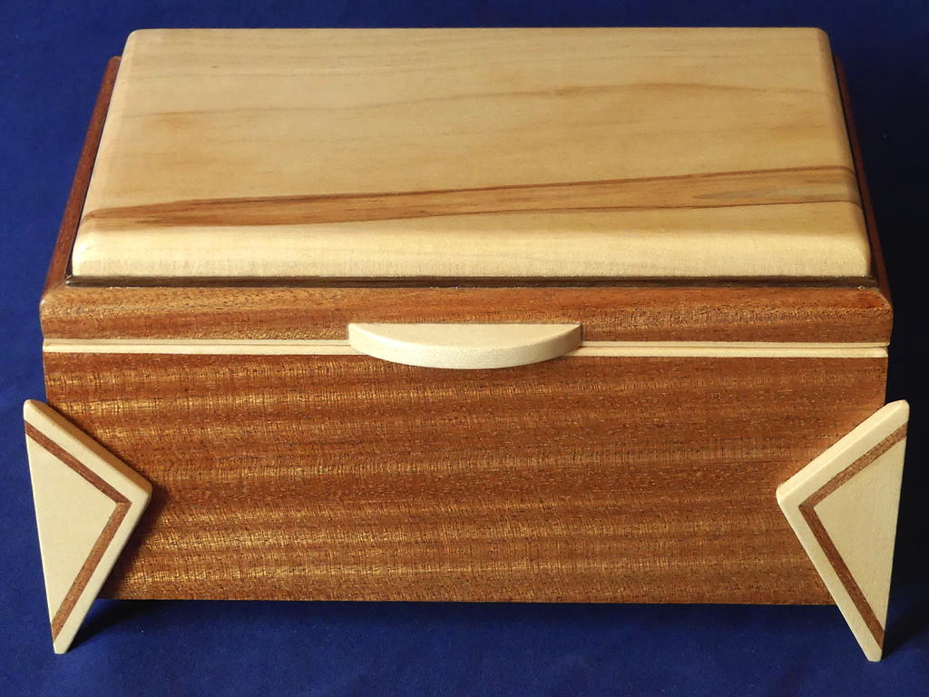 Diamond Leg Box