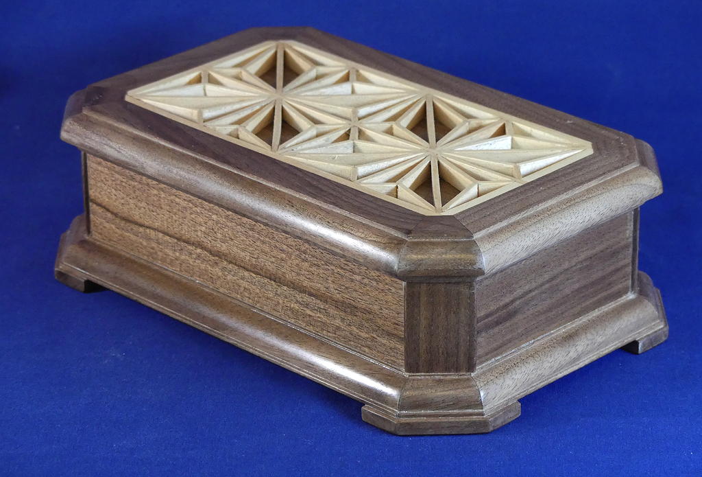 Kumiko-Topped Music Box