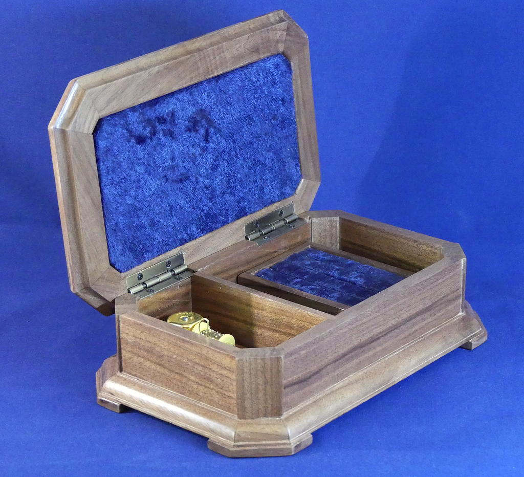 Kumiko-Topped Music Box