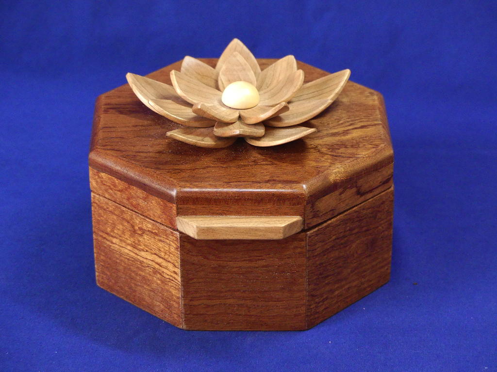 Lilly Pad Box