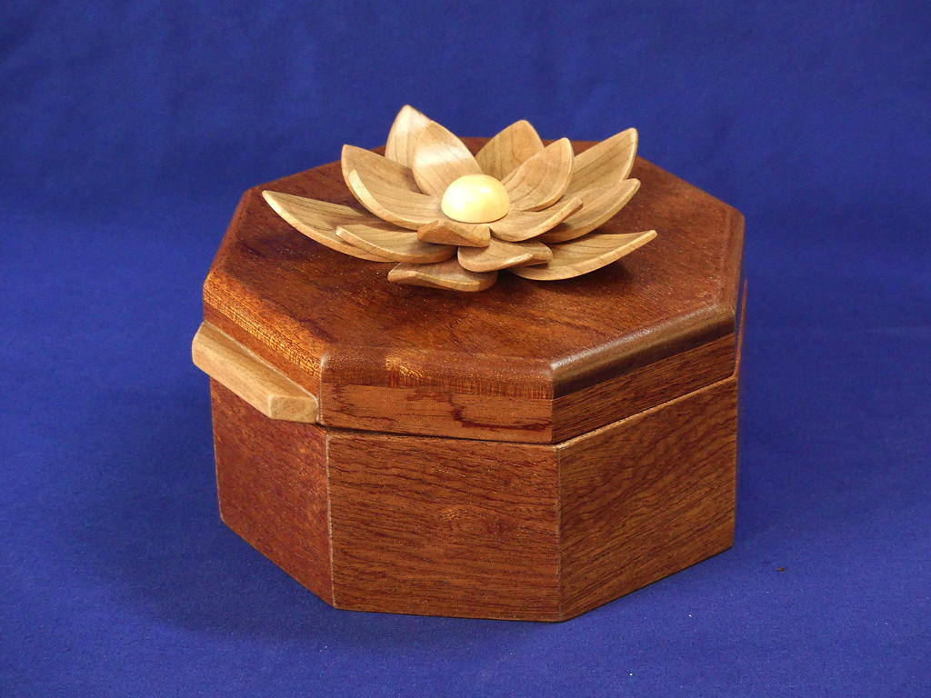 Lilly Pad Box