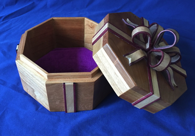 Bow Topped Octagon Keepsake Box v2 Open