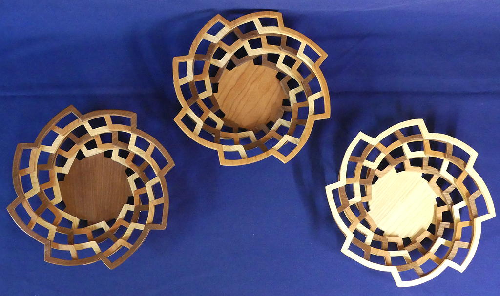 Tricolor Basket