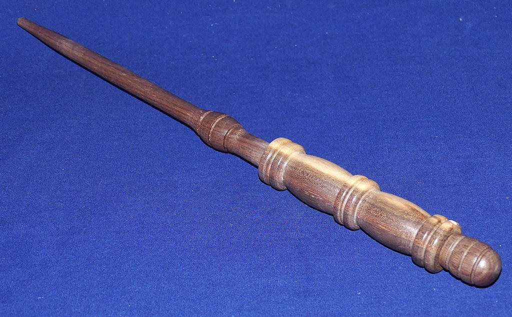 Wand - Walnut