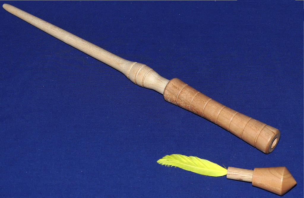 Wand with 'Phoenix' feather - Cherry and Maple